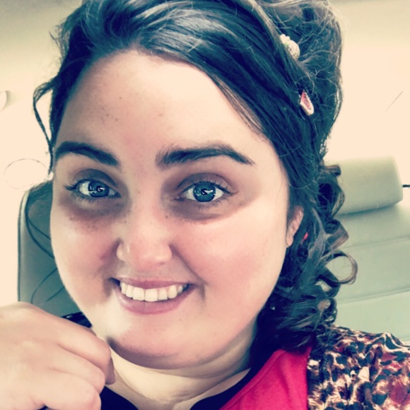 Meet your Posher, Natalie - Picture 1 of 3